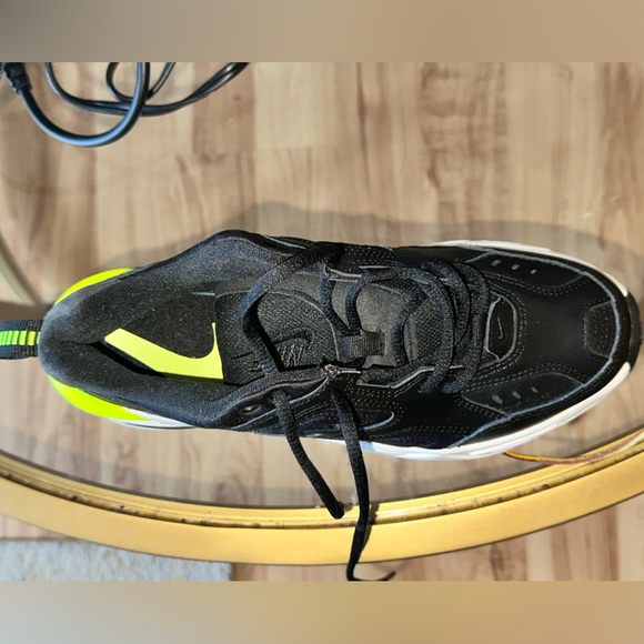 Nike shoes - Picture 4 of 5